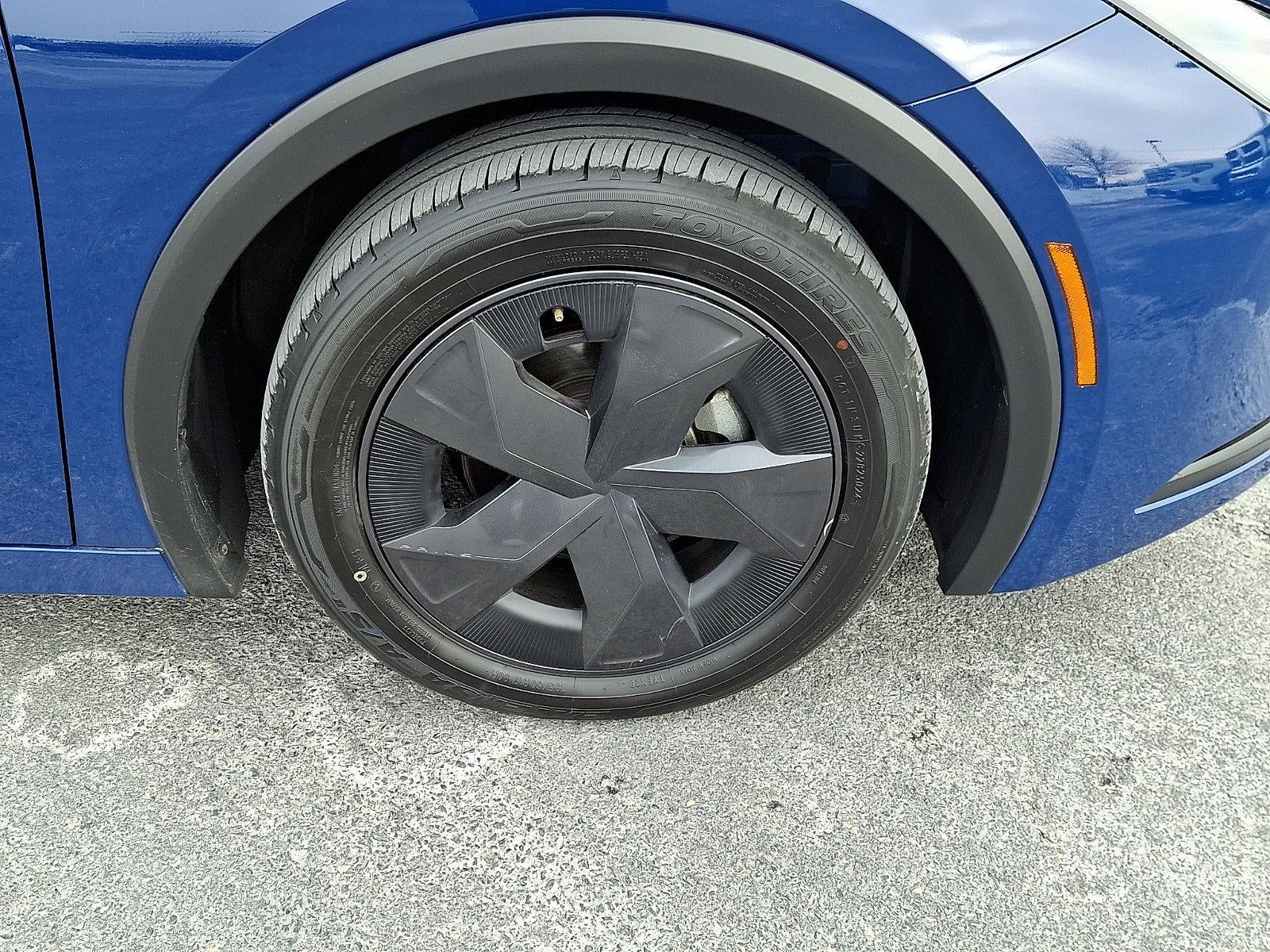 2025 Toyota Prius LE (Natl)