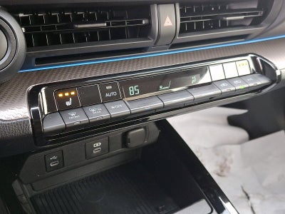 2025 Toyota Prius XLE (Natl)