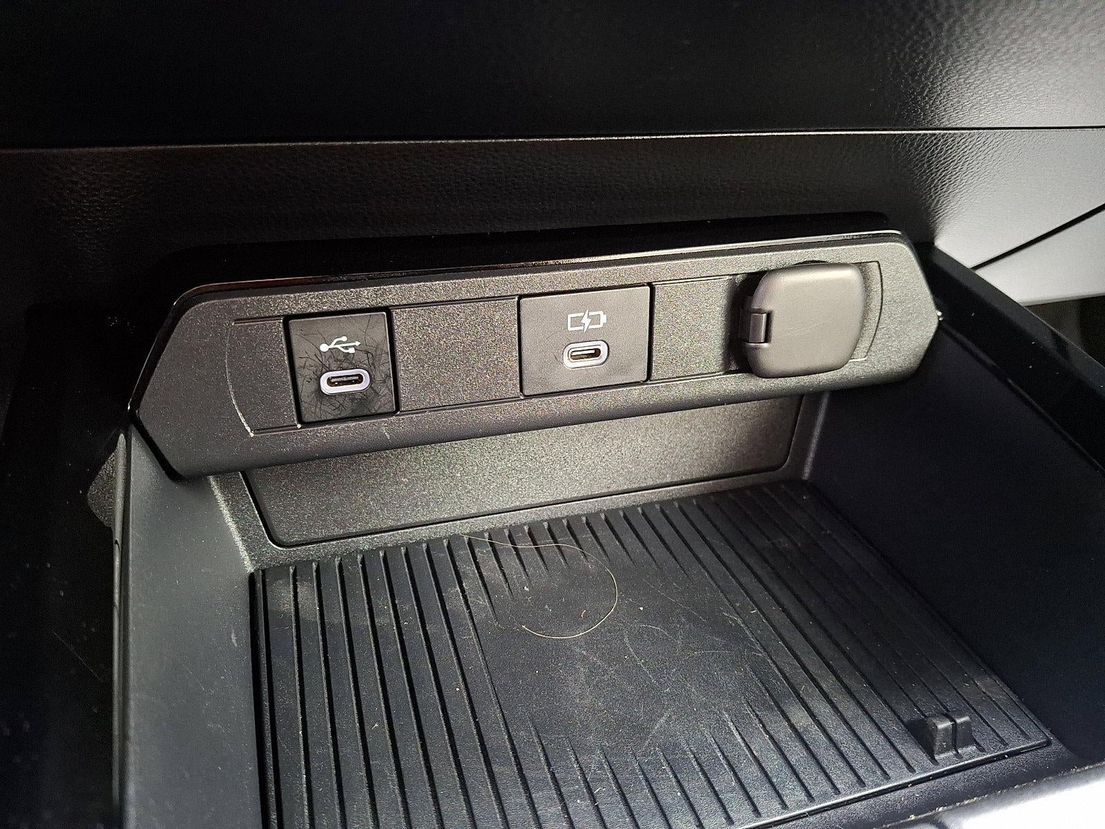 2025 Toyota Prius XLE (Natl)