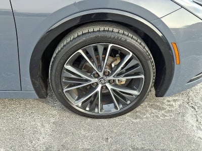 2025 Toyota Prius XLE (Natl)