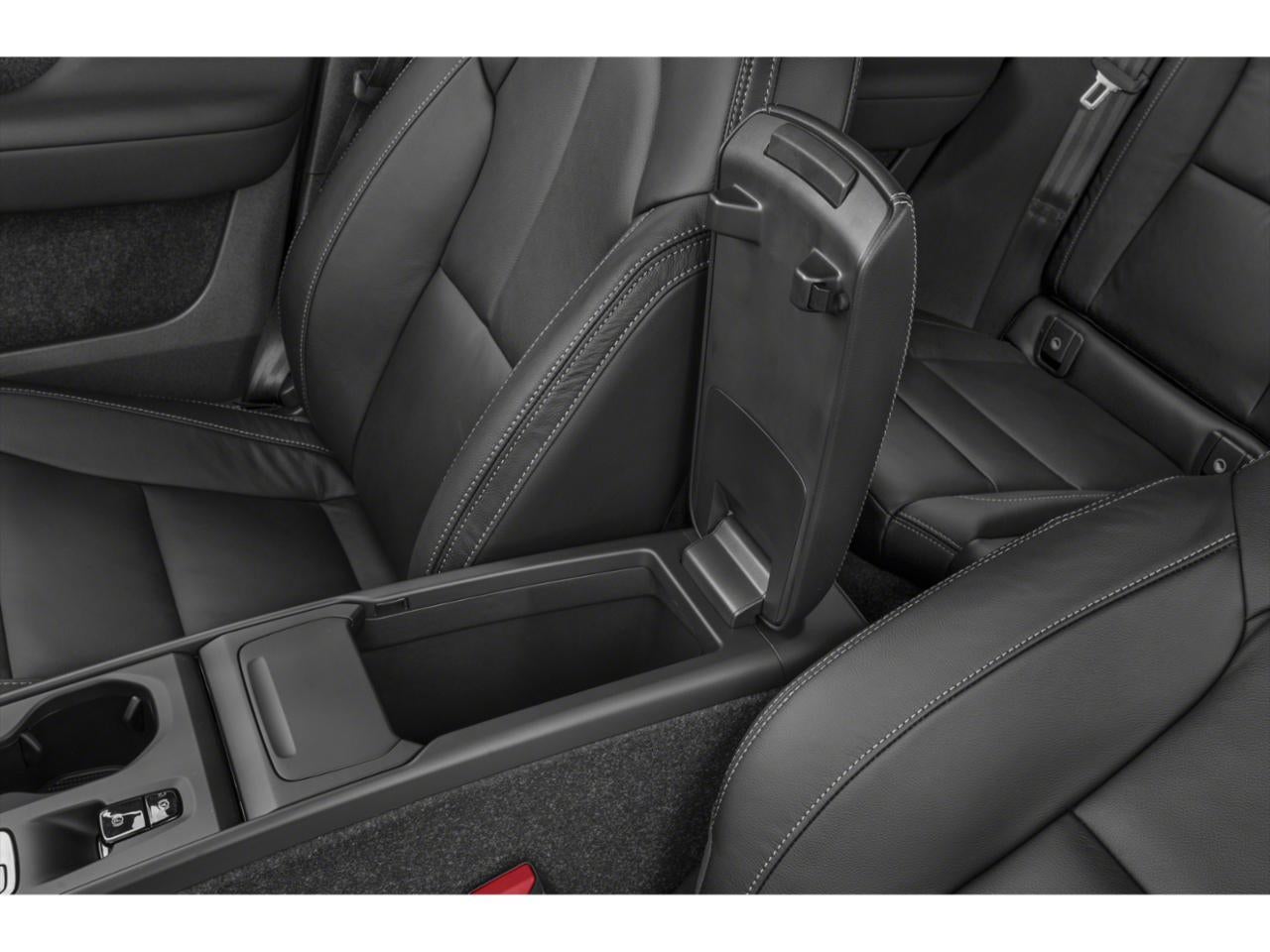 2023 Volvo XC40 B5 AWD Plus Dark Theme
