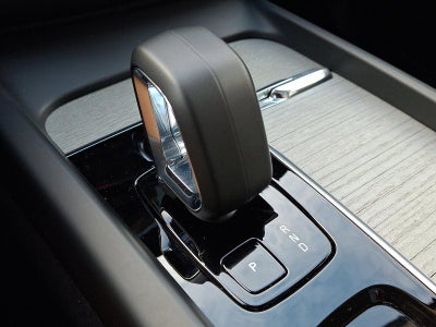 2025 Volvo XC60 B5 AWD Plus