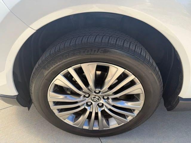 2023 Toyota Venza Limited AWD (GS)