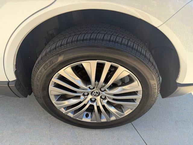 2023 Toyota Venza Limited AWD (GS)