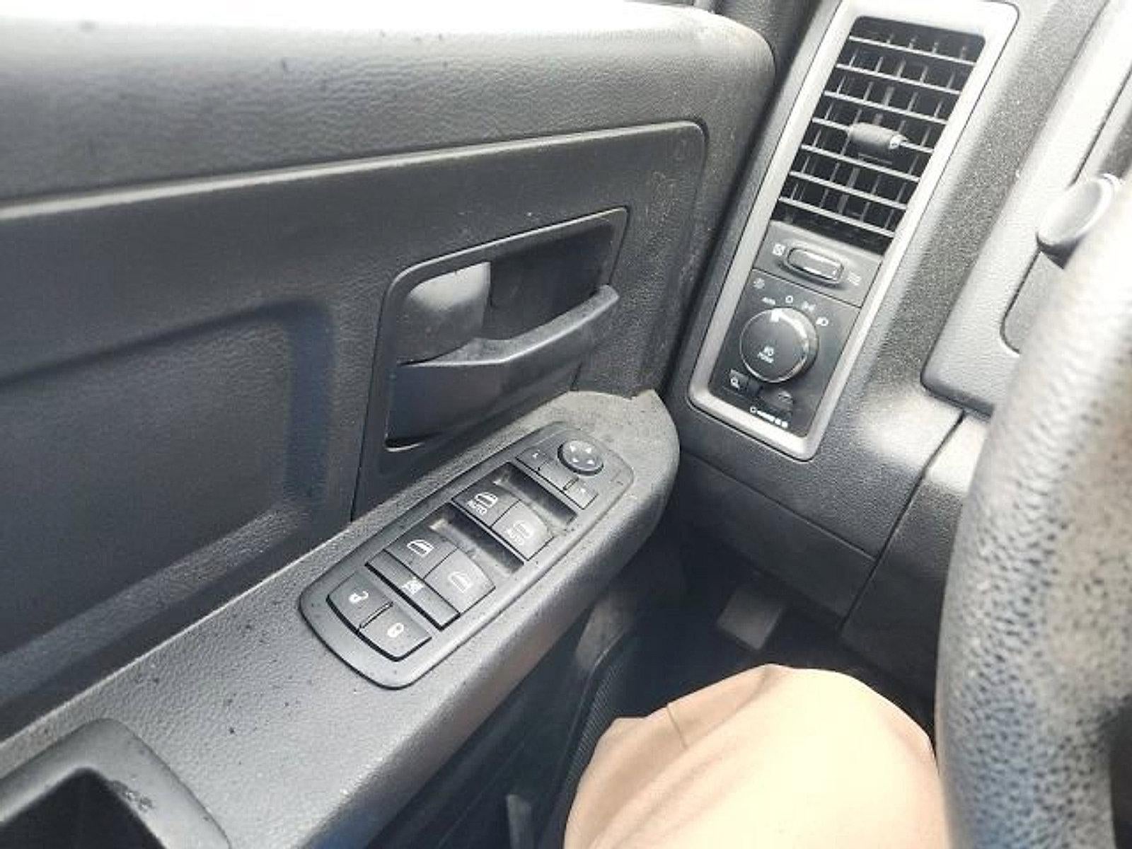 2016 RAM 1500 2WD Quad Cab 6.4 Ft Box Express