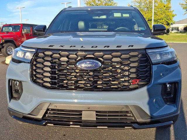 2025 Ford Explorer ST RWD