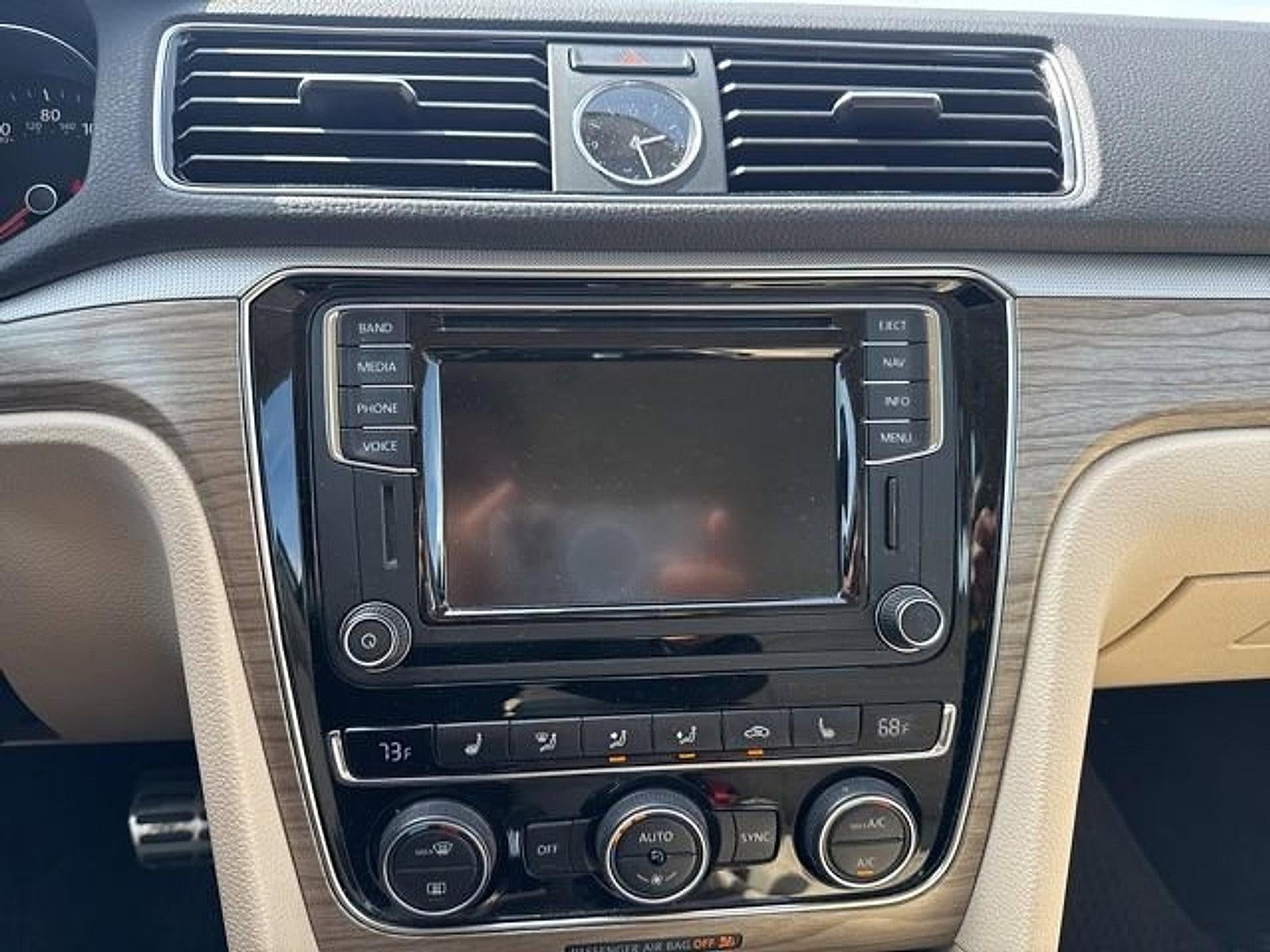 2017 Volkswagen Passat 1.8T SEL Premium Auto