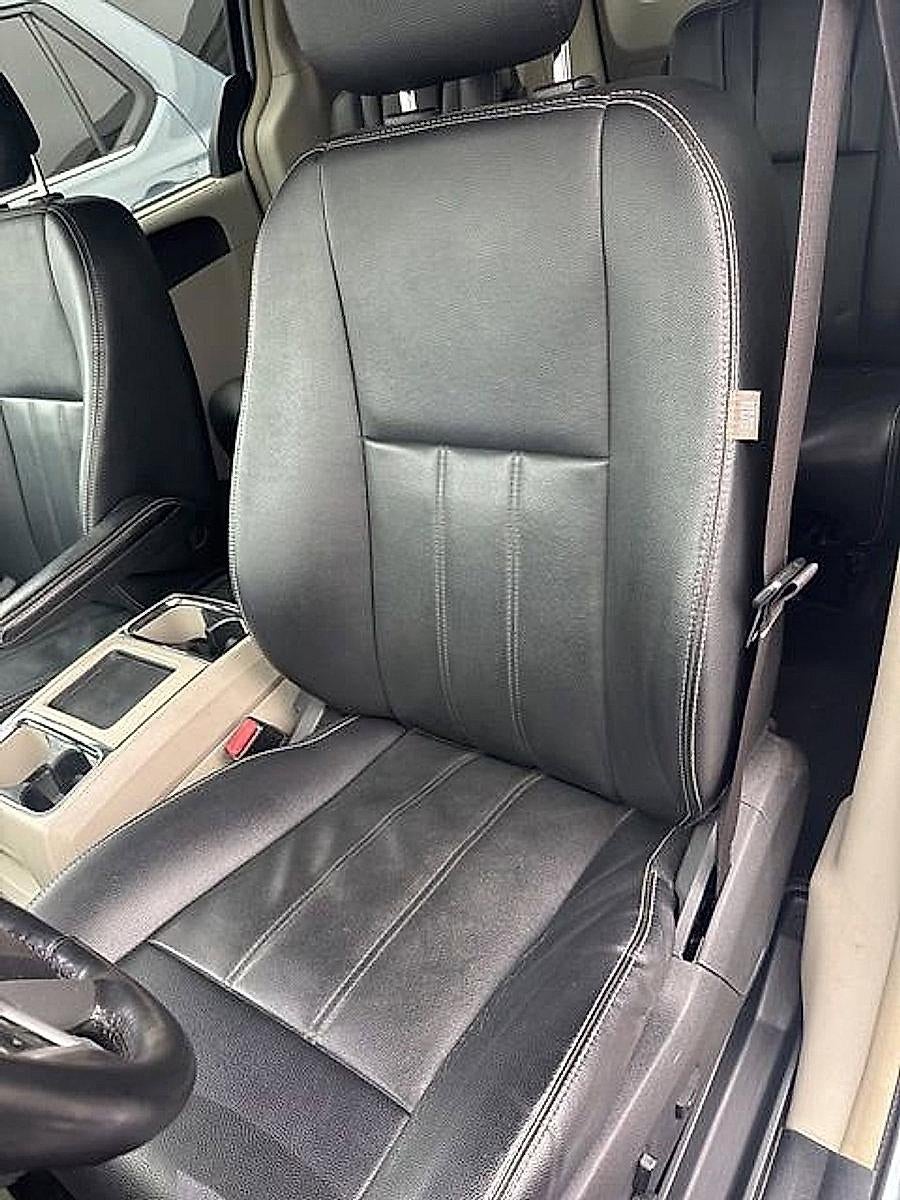 2016 Chrysler Town & Country 4dr Wgn Touring