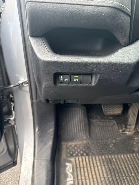 2020 Toyota RAV4 LE AWD (Natl)
