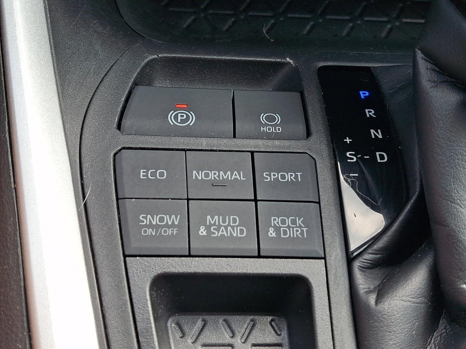 2020 Toyota RAV4 LE AWD (Natl)