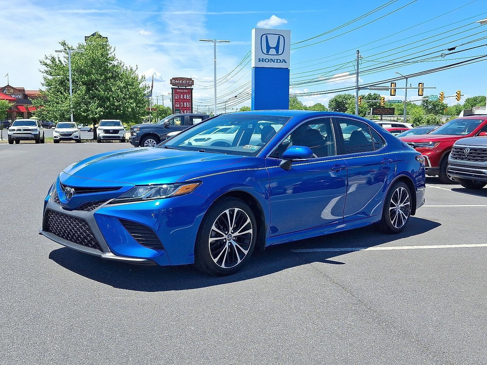 2018 Toyota Camry SE Auto (SE)