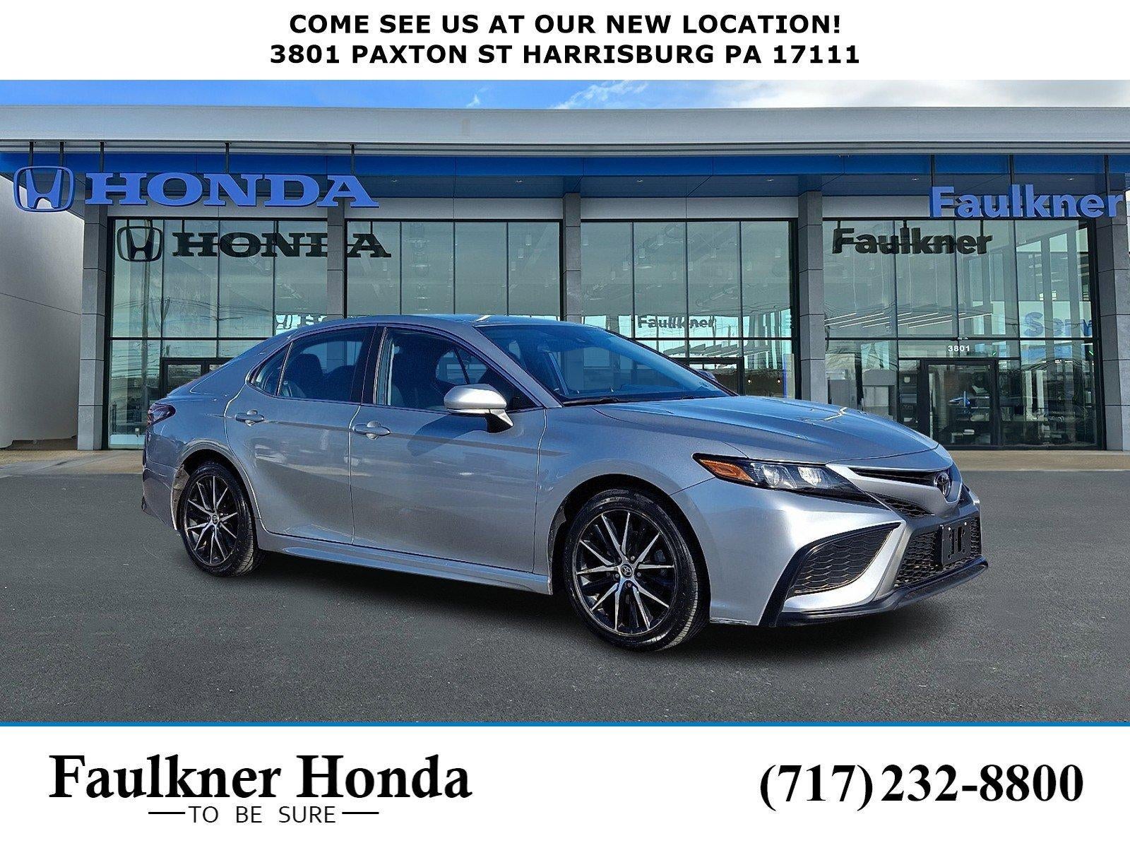 2022 Toyota Camry SE Auto (SE)