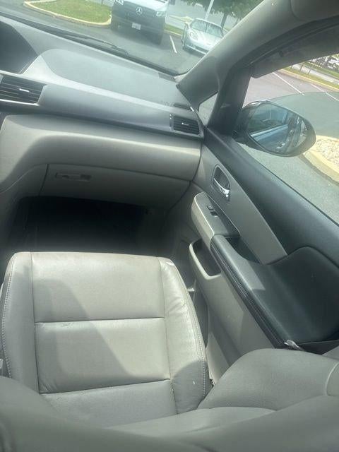 2014 Honda Odyssey Touring with DVD Rear Entertainment System and Navigation