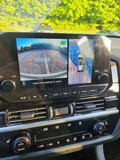 2023 Nissan Pathfinder SL 4WD