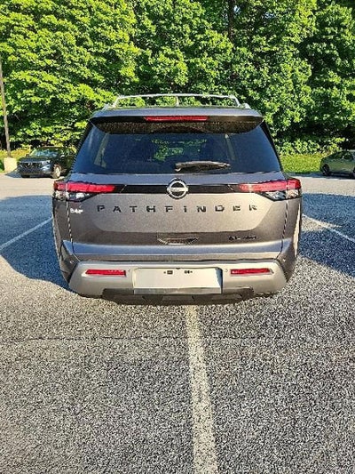 2023 Nissan Pathfinder SL 4WD