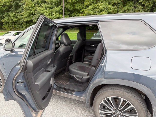 2025 Toyota Grand Highlander Hybrid MAX Platinum