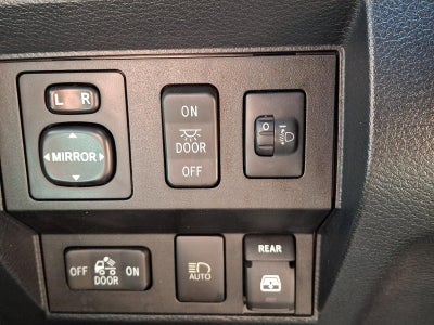 2018 Toyota Tundra 4WD 4WD SR5 CrewMax 5.5' Bed 5.7L (SE)
