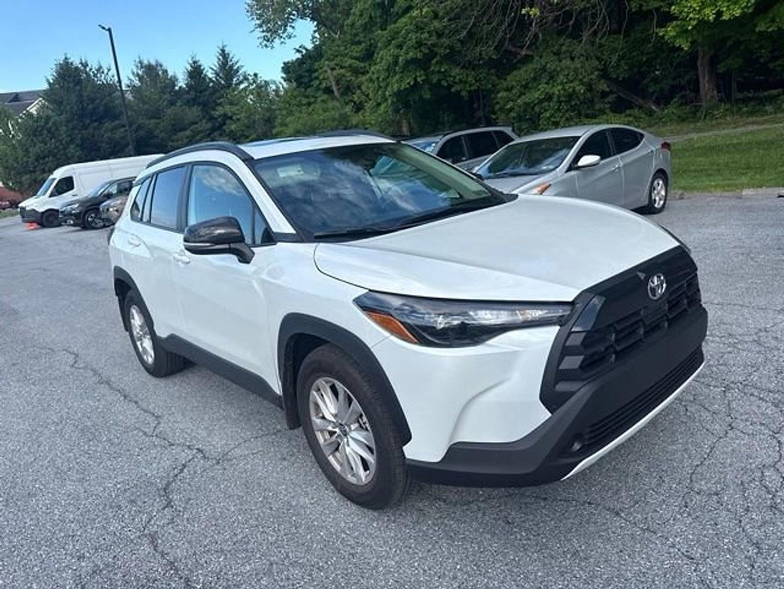 2026 Toyota Corolla Cross LE 4WD (Natl)