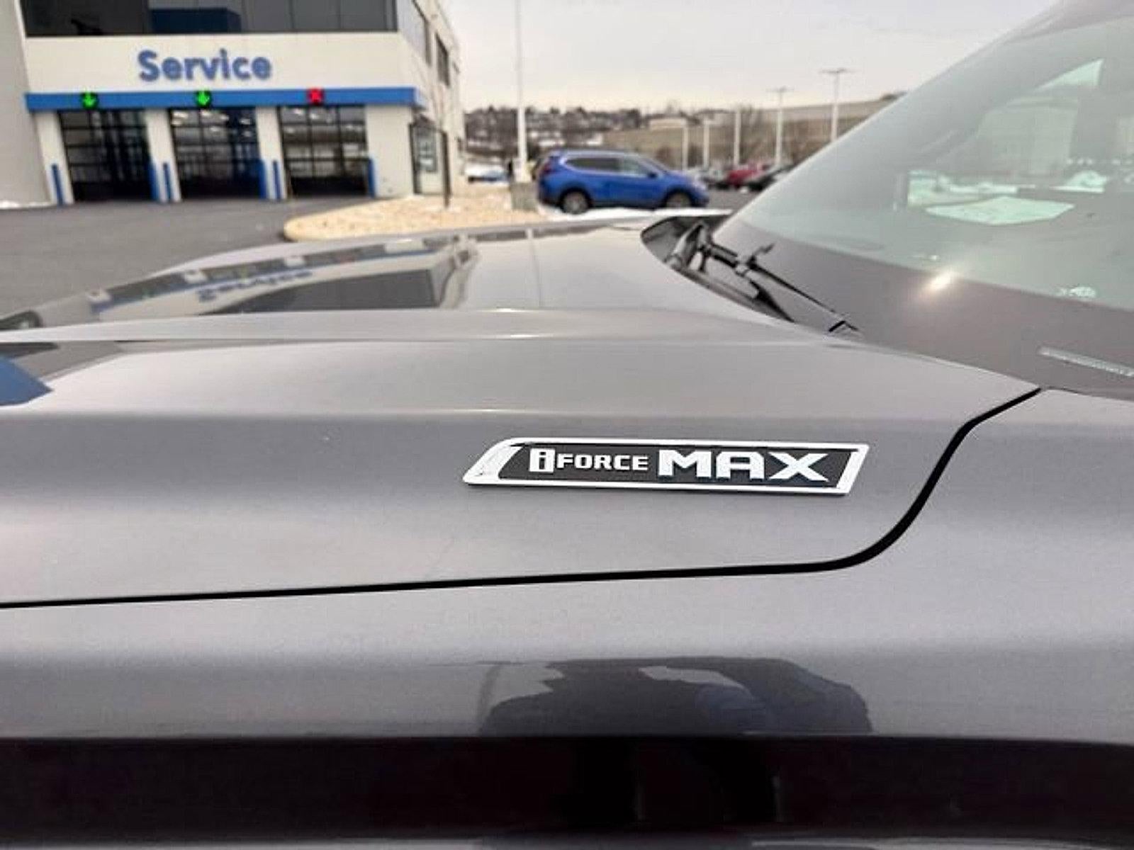 2026 Toyota Sequoia SR5 4WD (SE)