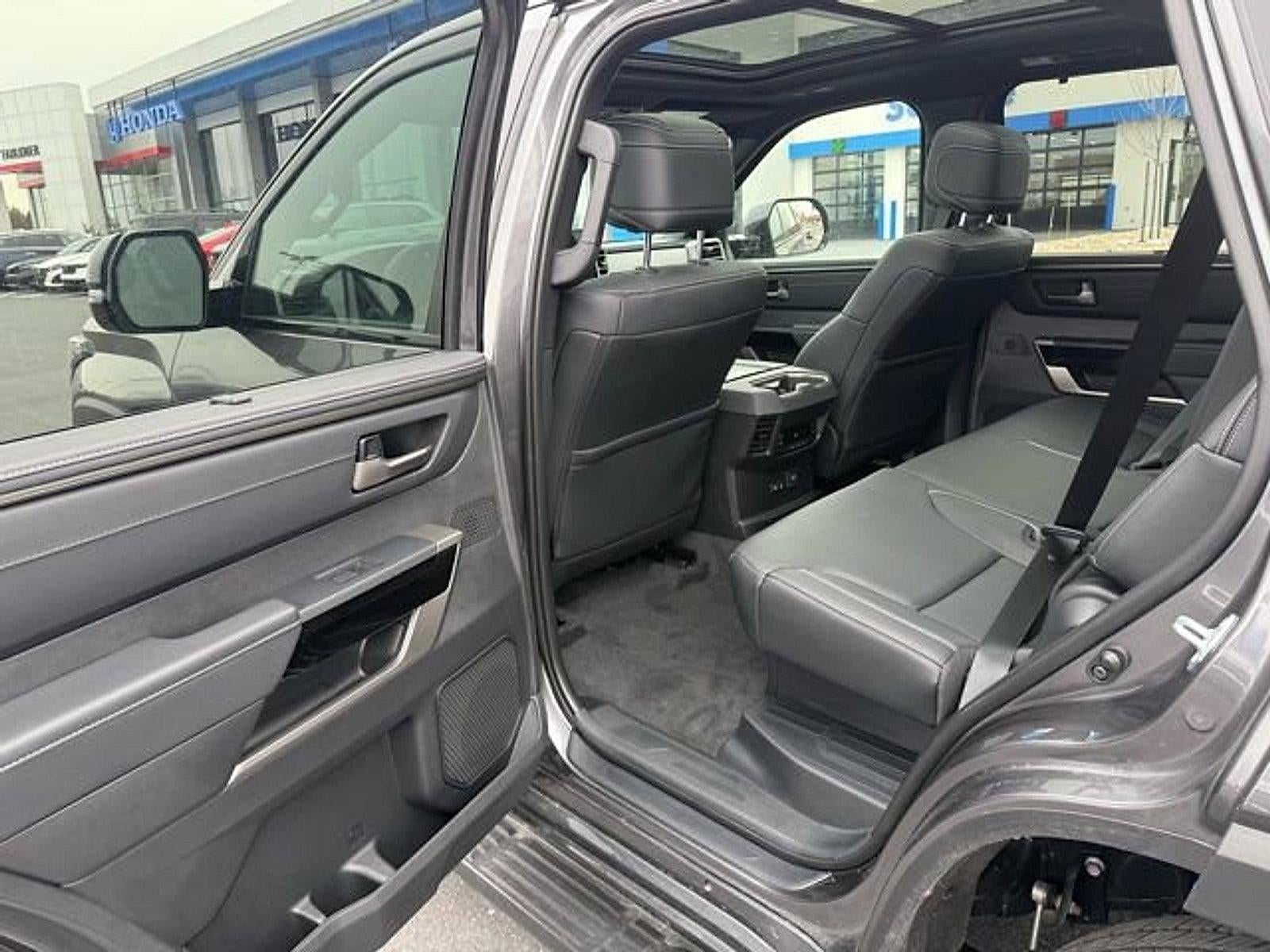 2026 Toyota Sequoia SR5 4WD (SE)