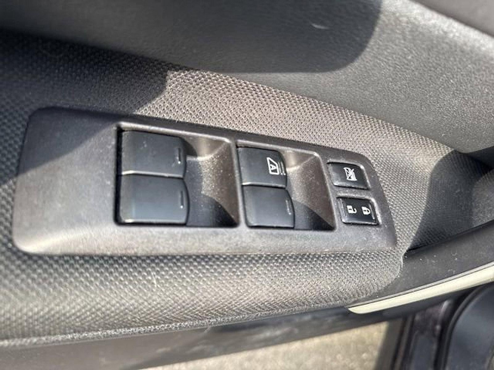 2013 Nissan Rogue FWD 4dr SV