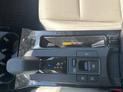 2023 Toyota Prius XLE AWD (Natl)