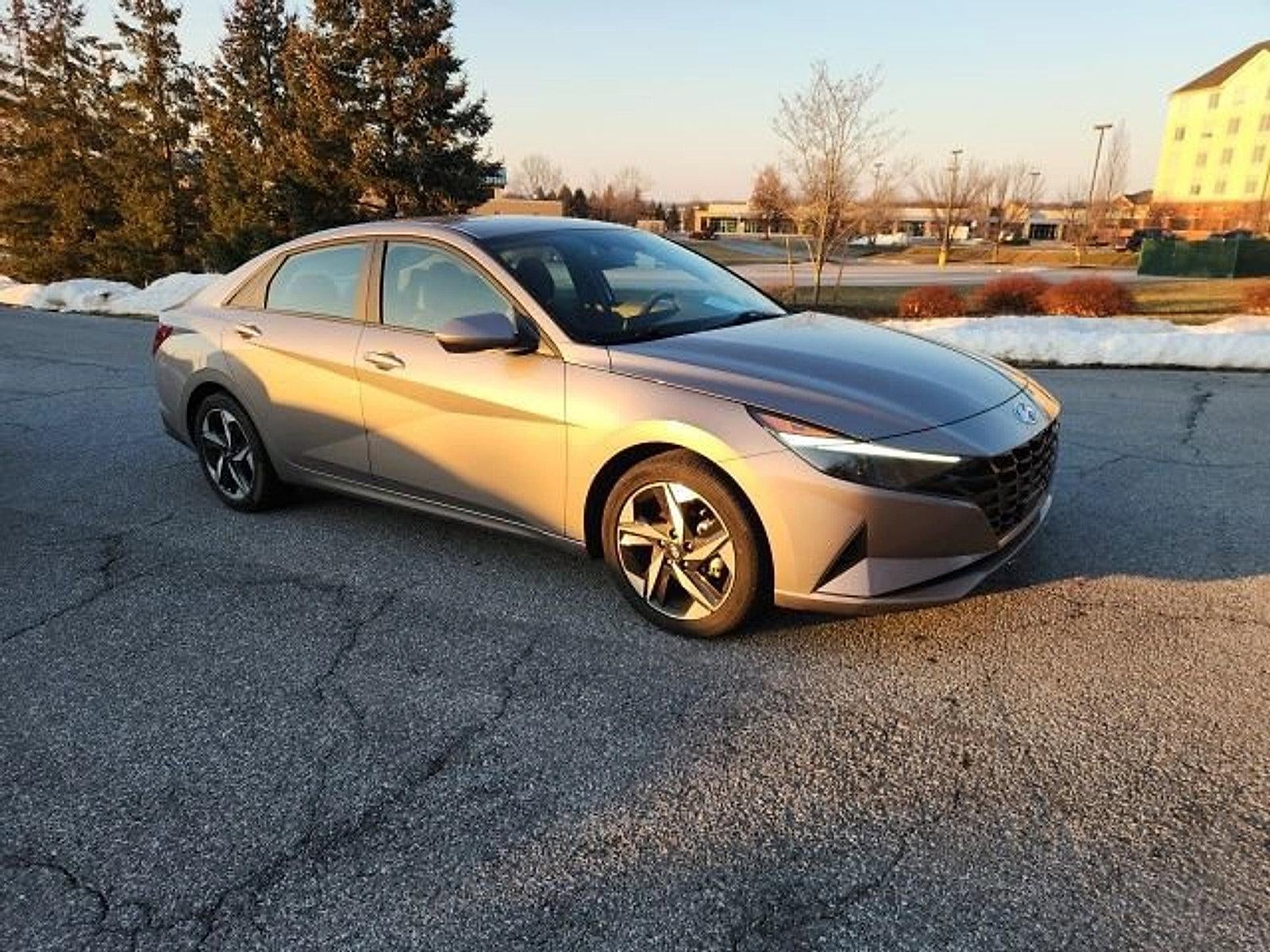 2023 Hyundai ELANTRA SEL IVT