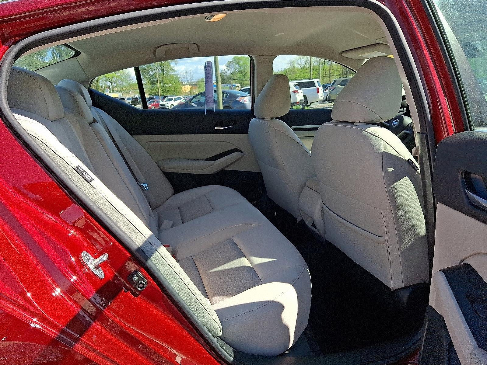 2022 Nissan Altima 2.5 SV Sedan