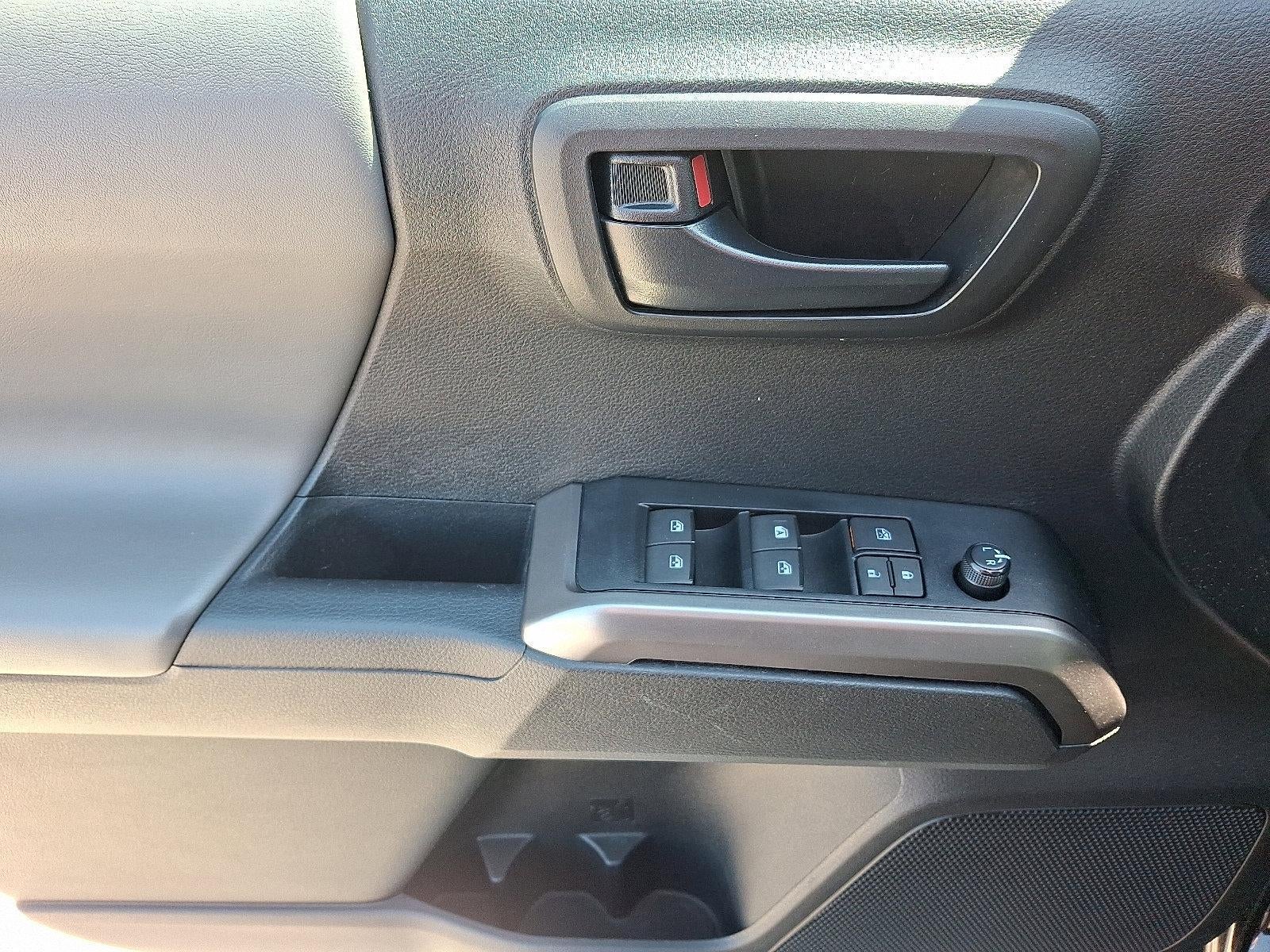 2022 Toyota Tacoma 4WD 4WD SR5 Double Cab 5' Bed V6 AT (GS)