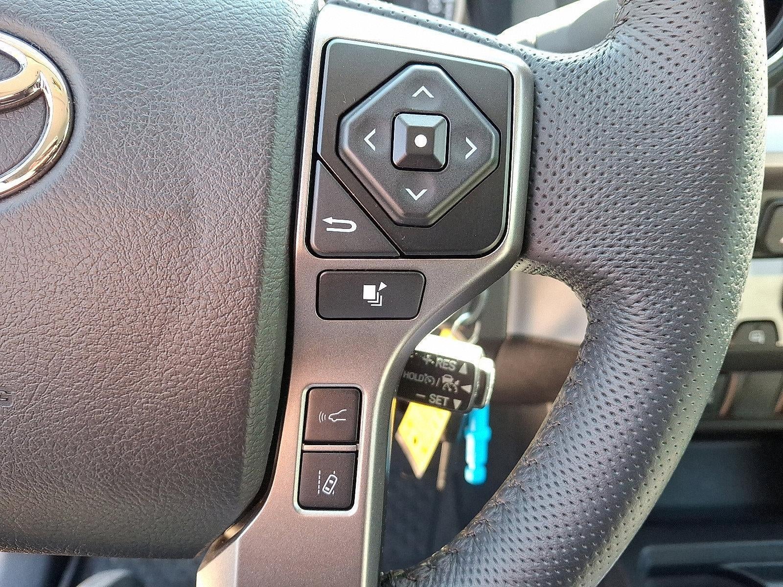 2022 Toyota Tacoma 4WD 4WD SR5 Double Cab 5' Bed V6 AT (Natl)