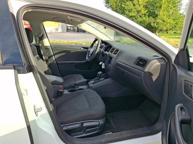 2016 Volkswagen Jetta 4dr Auto 1.4T S with Technology Sedan