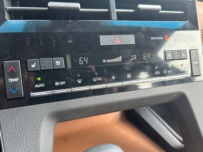 2019 Toyota Avalon Hybrid Limited (Natl)