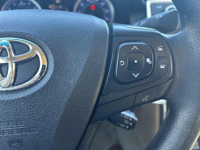 2017 Toyota Camry LE Auto (SE)