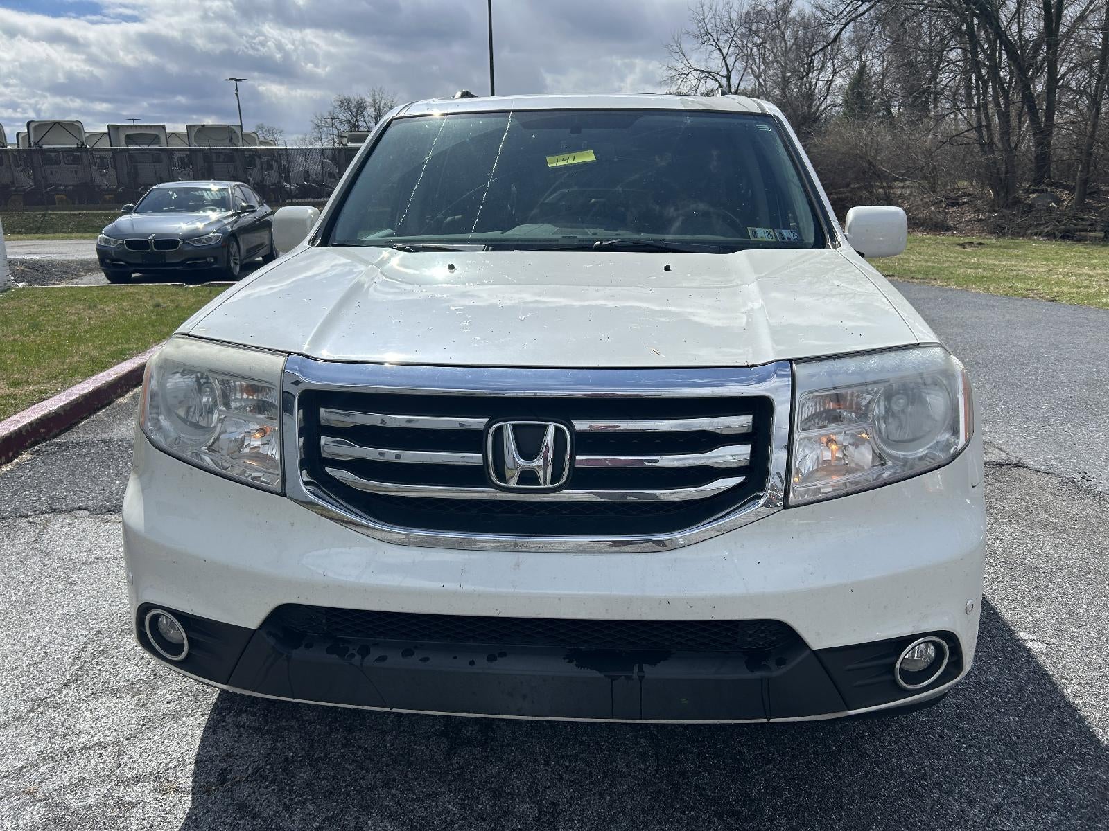 2015 Honda Pilot 4WD Touring with DVD Rear Entertainment System and Navigation