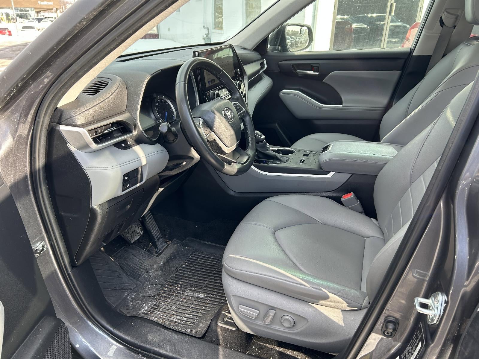 2023 Toyota Highlander Hybrid XLE AWD (Natl)