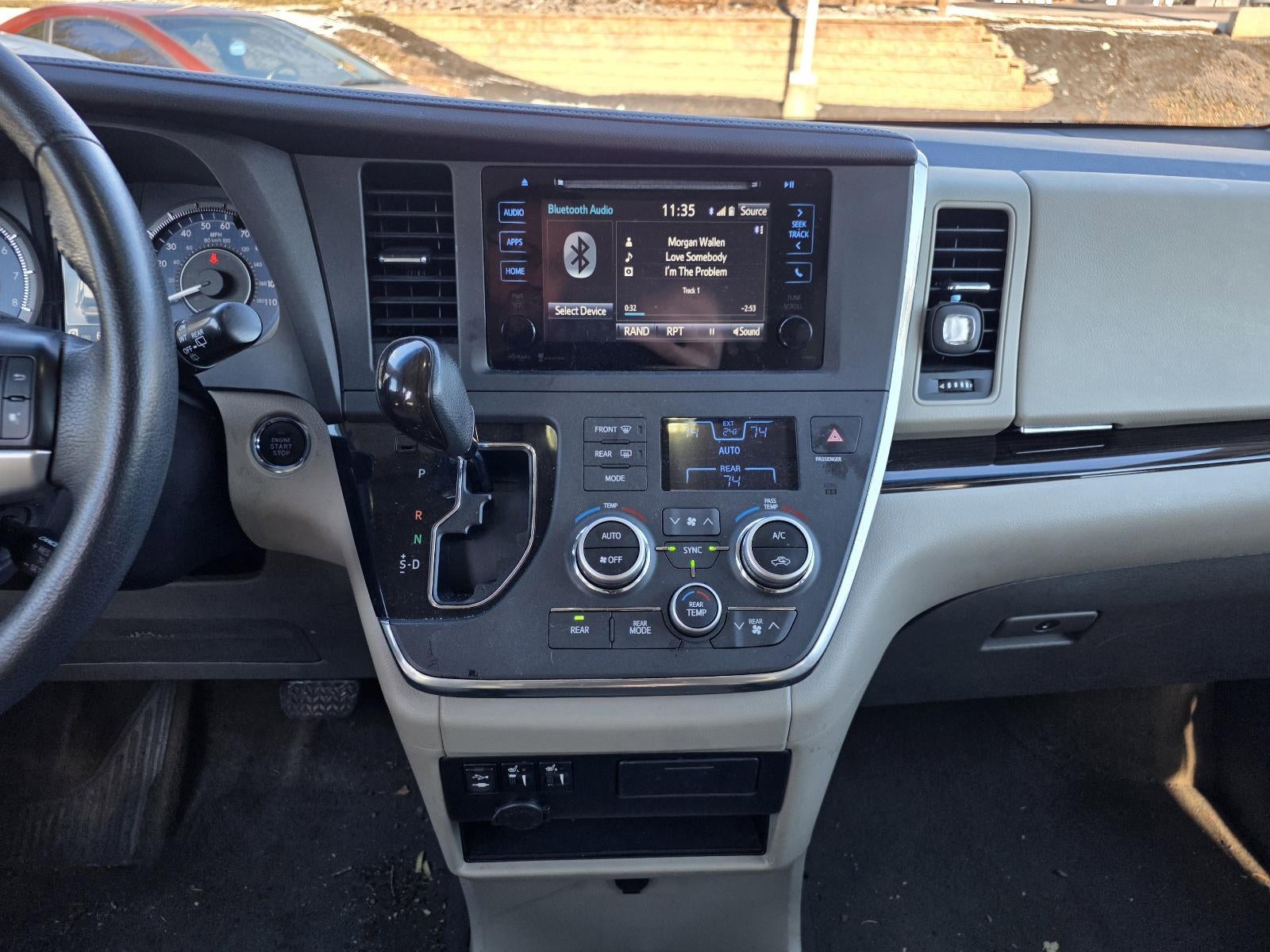 2015 Toyota Sienna 5dr 8-Pass Van XLE FWD (Natl)