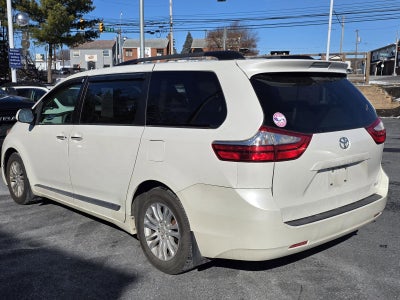 2015 Toyota Sienna 5dr 8-Pass Van XLE FWD (Natl)