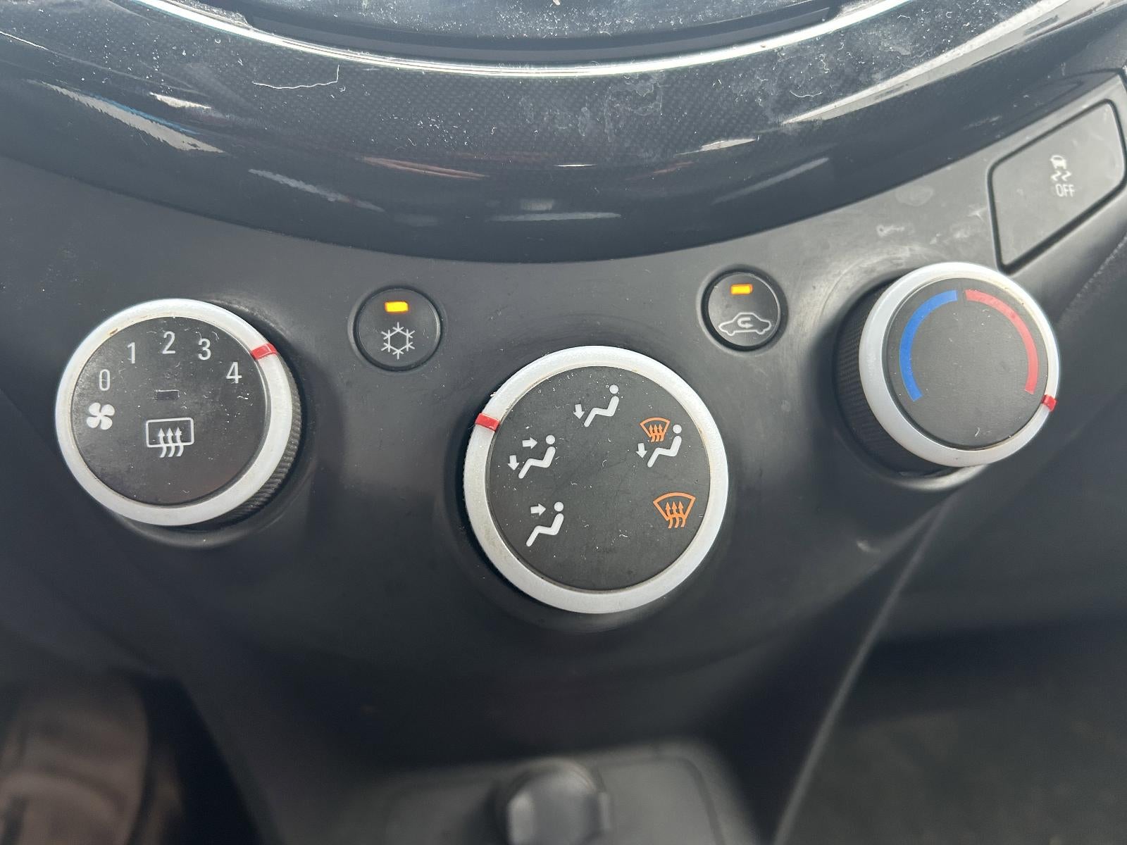 2015 Chevrolet Spark Hatch 1LT (Automatic)