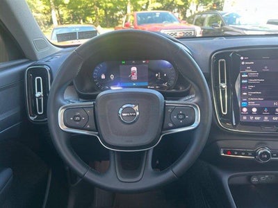 2025 Volvo XC40 B5 AWD Plus Bright Theme