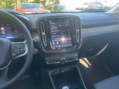 2025 Volvo XC40 B5 AWD Plus Bright Theme