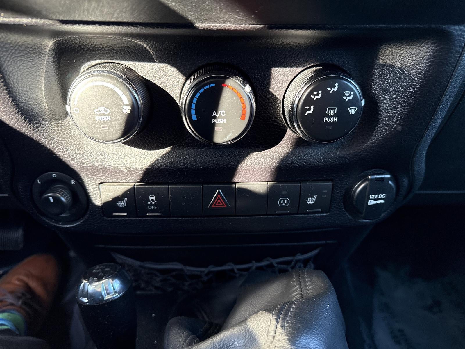 2015 Jeep Wrangler Unlimited 4WD 4dr Sahara