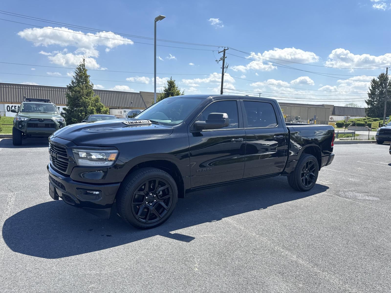 2023 RAM 1500 Laramie 4x4 Crew Cab 5'7" Box