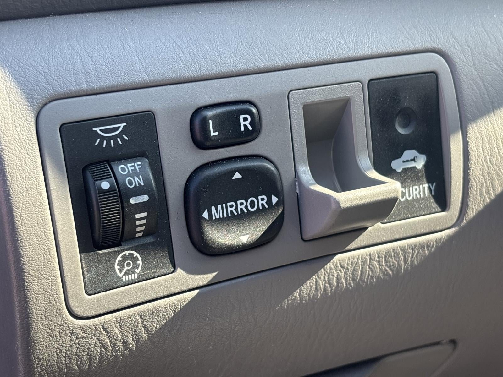 2005 Toyota Corolla LE