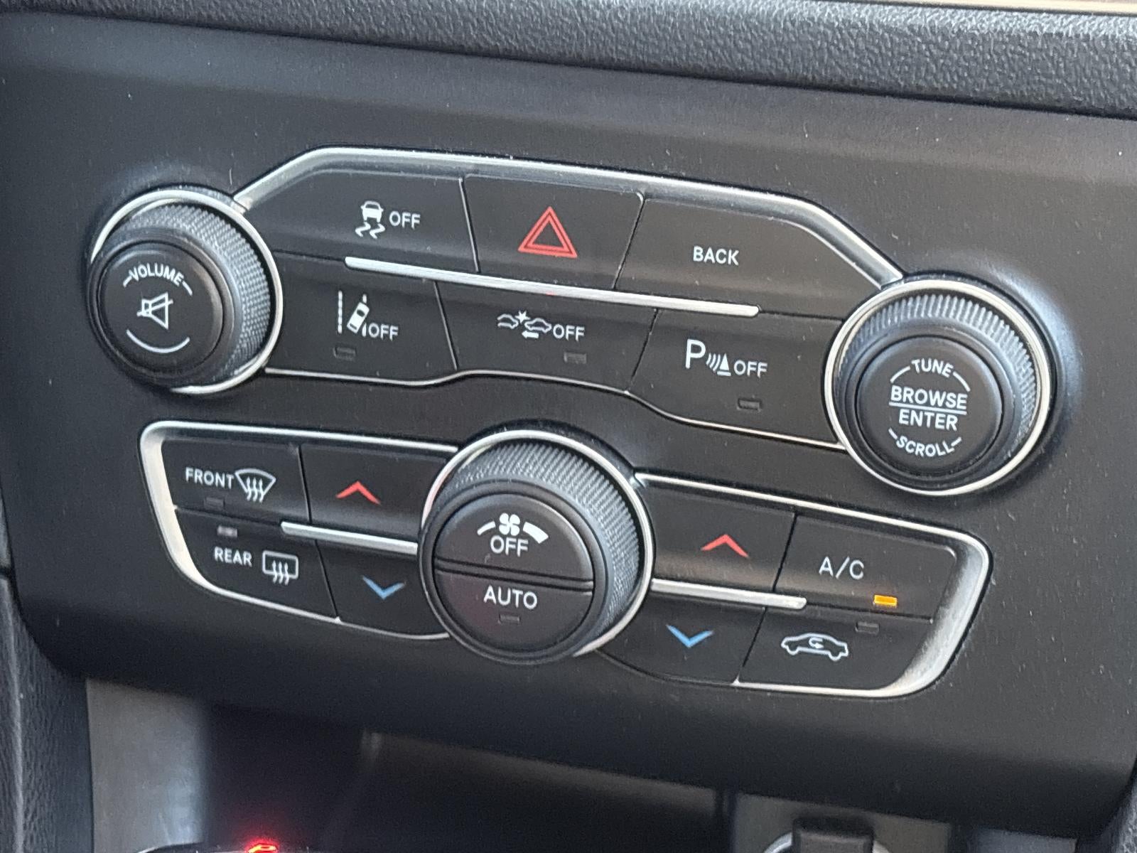 2016 Dodge Charger 4dr Sdn SXT AWD