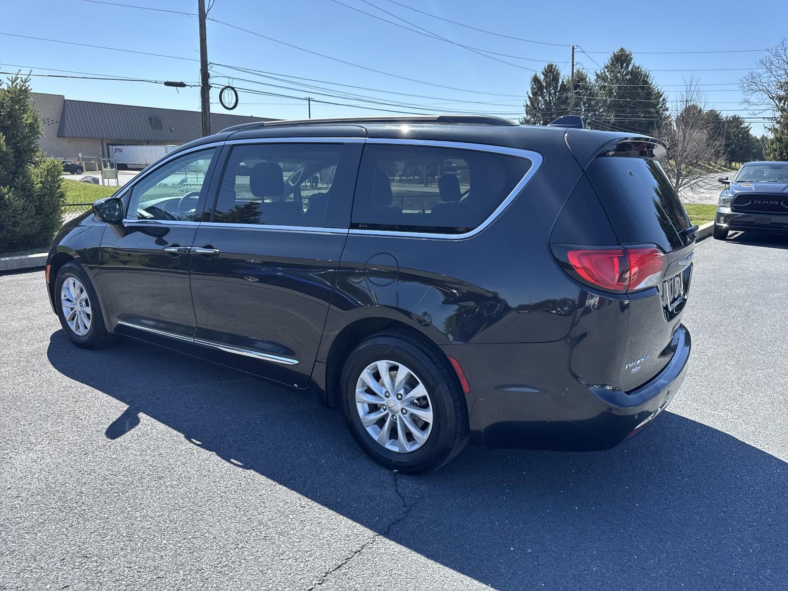 2017 Chrysler Pacifica Touring-L FWD