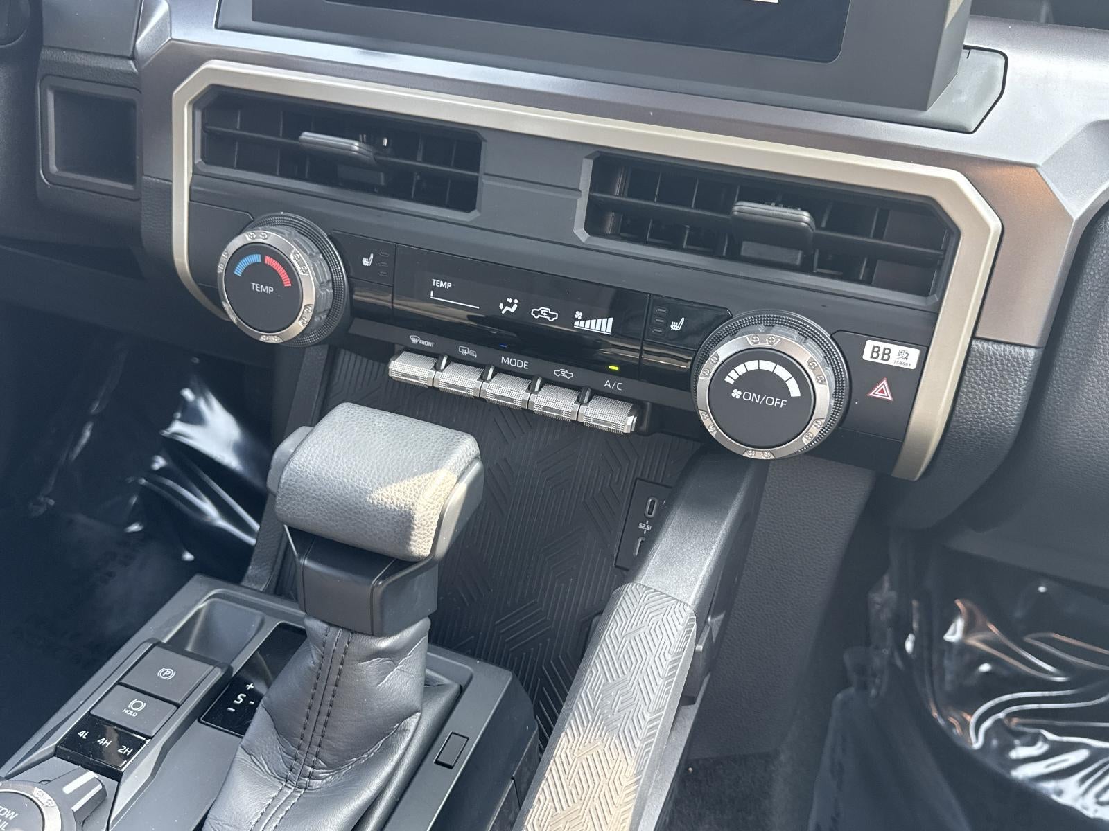2025 Toyota Tacoma 4WD 4WD SR5 Double Cab 6' Bed AT (Natl)