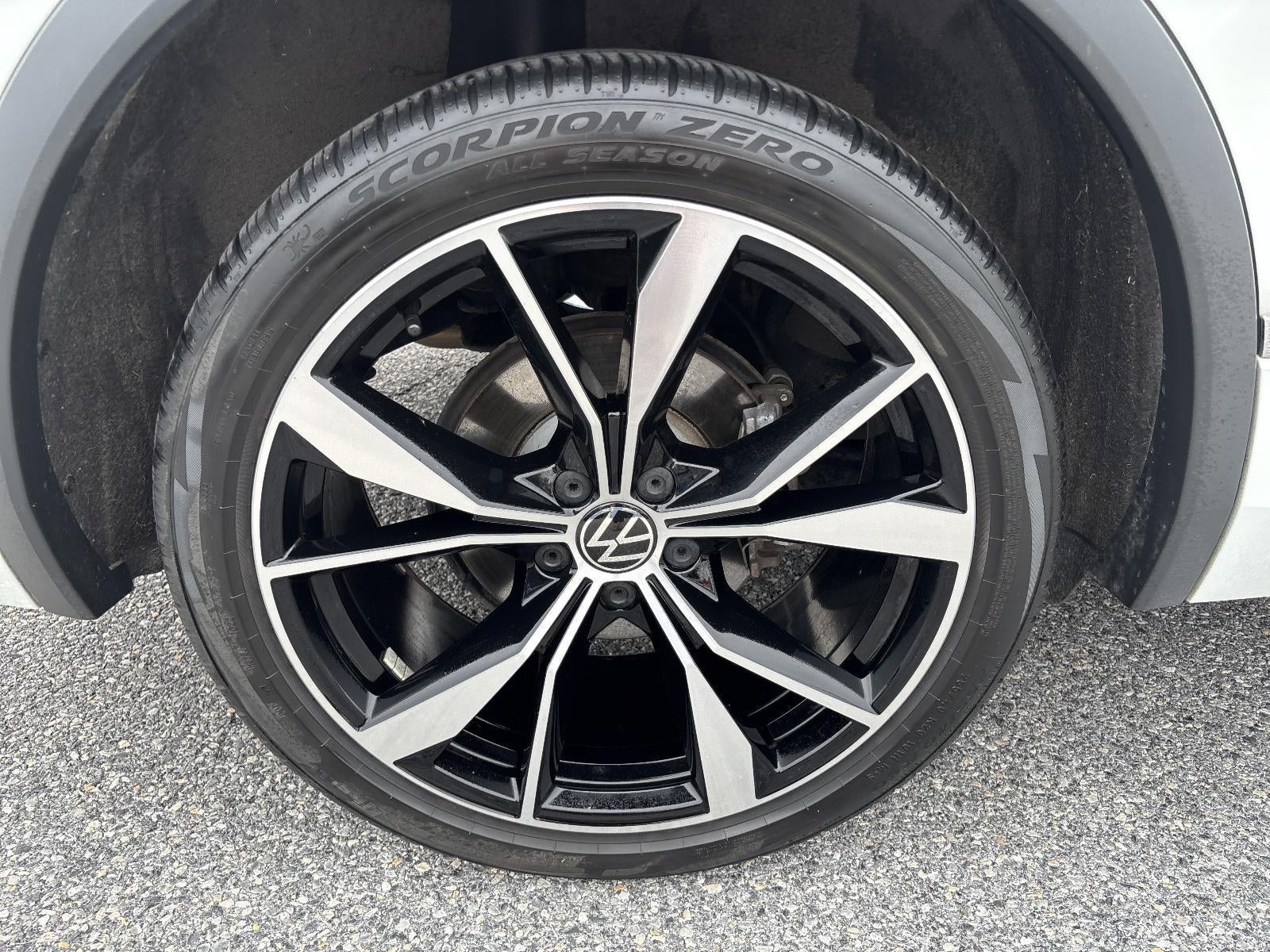 2022 Volkswagen Tiguan 2.0T SEL R-Line 4MOTION