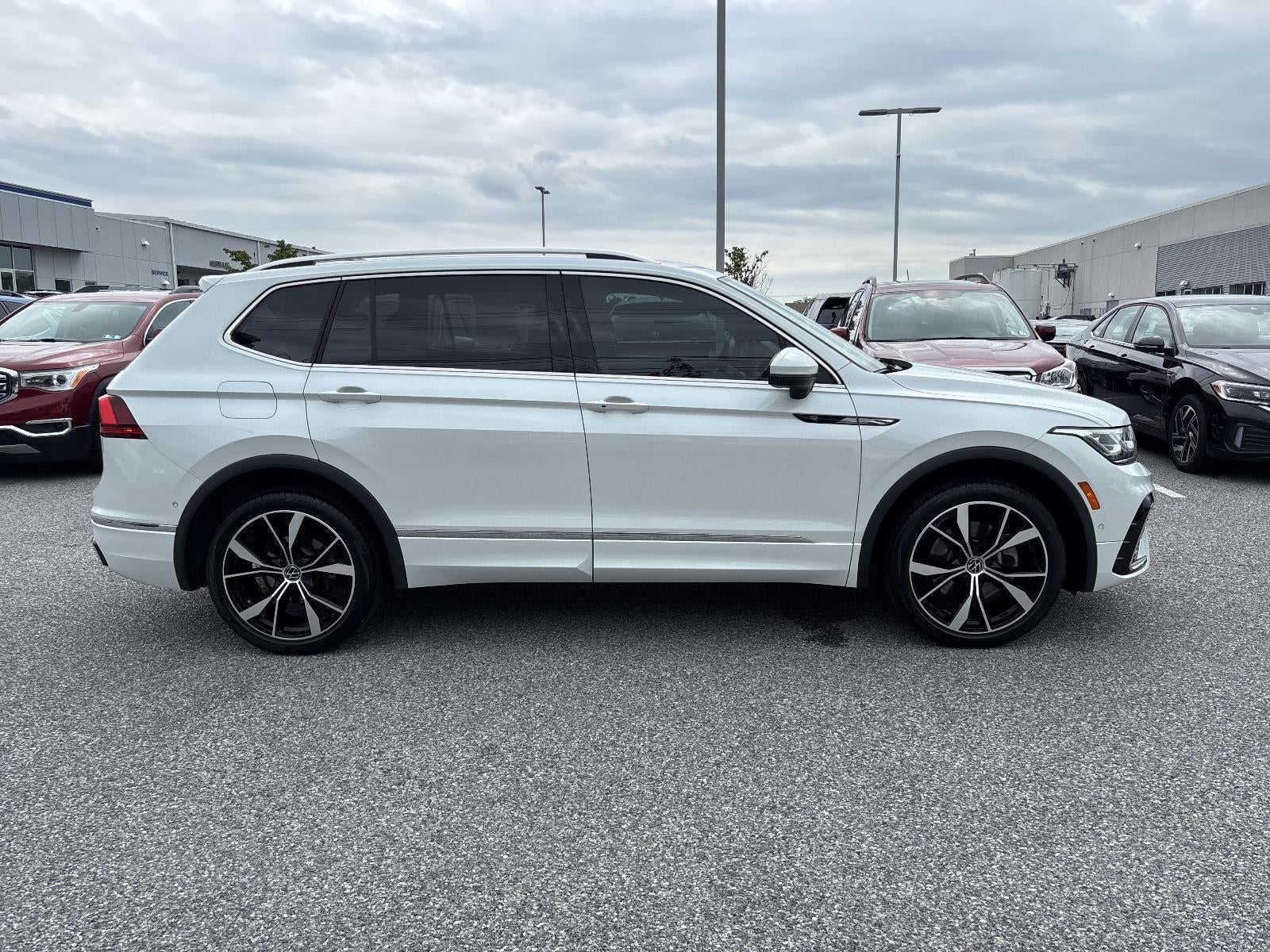 2022 Volkswagen Tiguan 2.0T SEL R-Line 4MOTION