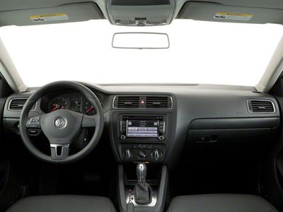 2013 Volkswagen Jetta 4dr Auto Base Sedan