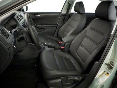 2013 Volkswagen Jetta 4dr Auto Base Sedan